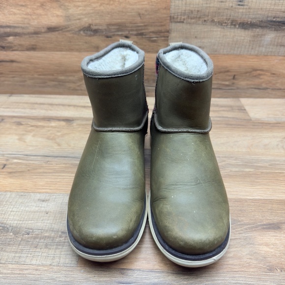 LL Bean Womens Size 7 Mountain Lodge Olive Green Ankle Snow Boots - Picture 3 of 9